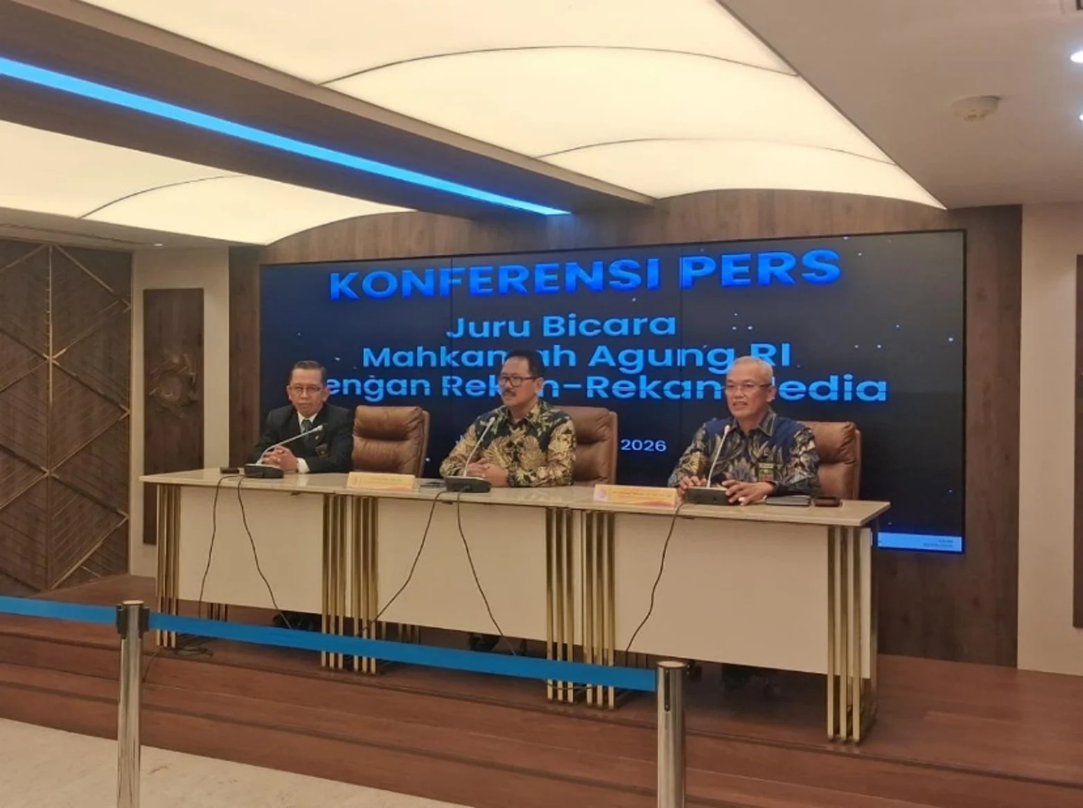 konferensi pers sikap atas ralat dan permohonan maaf komisi yudisial ky REA3Q