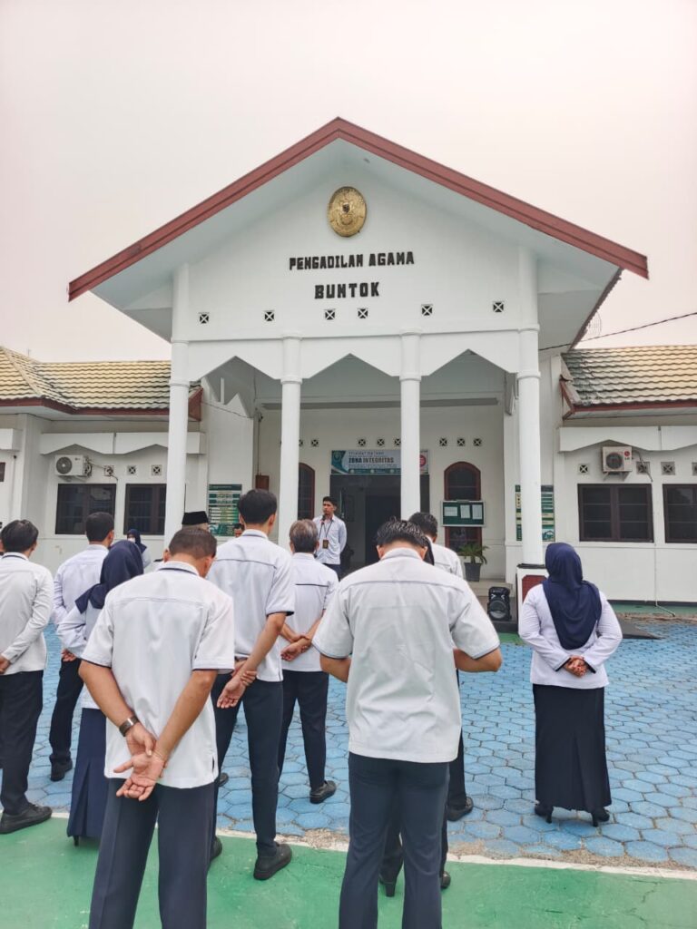 Apel Senin Pengadilan Agama Buntok, Pembina Sampaikan Arahan tentang WFH dan Persiapan Visitasi Komisi Informasi